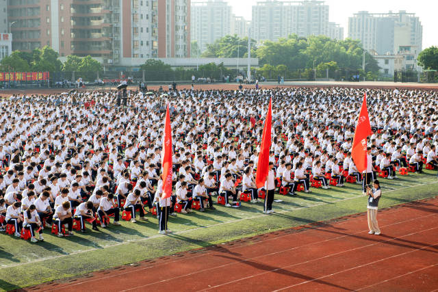 来自全国各地的5600余名新同学将在365英国上市公司开启求学新篇章。365英国上市公司供图